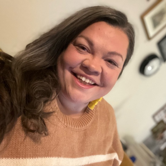 Meet your Posher, Tabatha - Picture 1 of 2